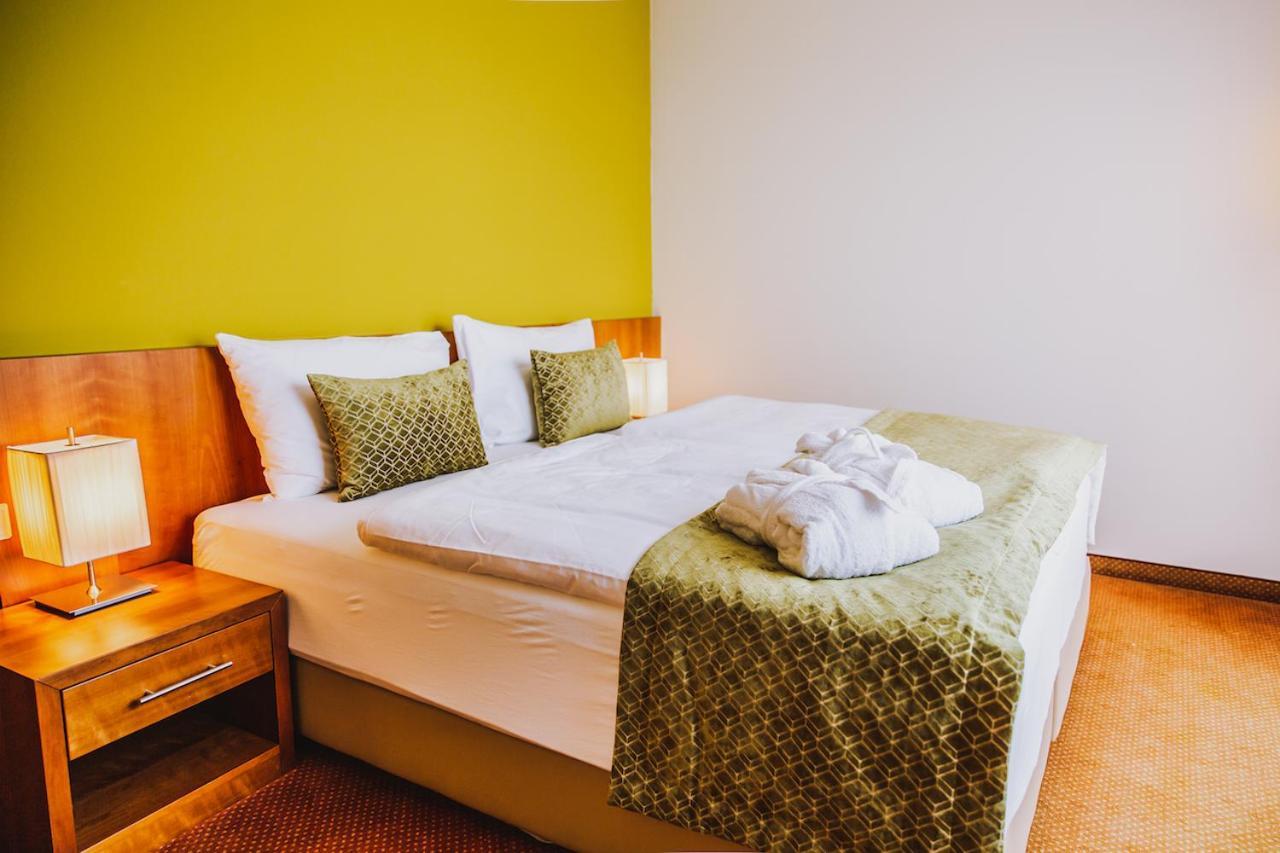 Seehotel Sued By S4Y Velden am Wörthersee Екстериор снимка